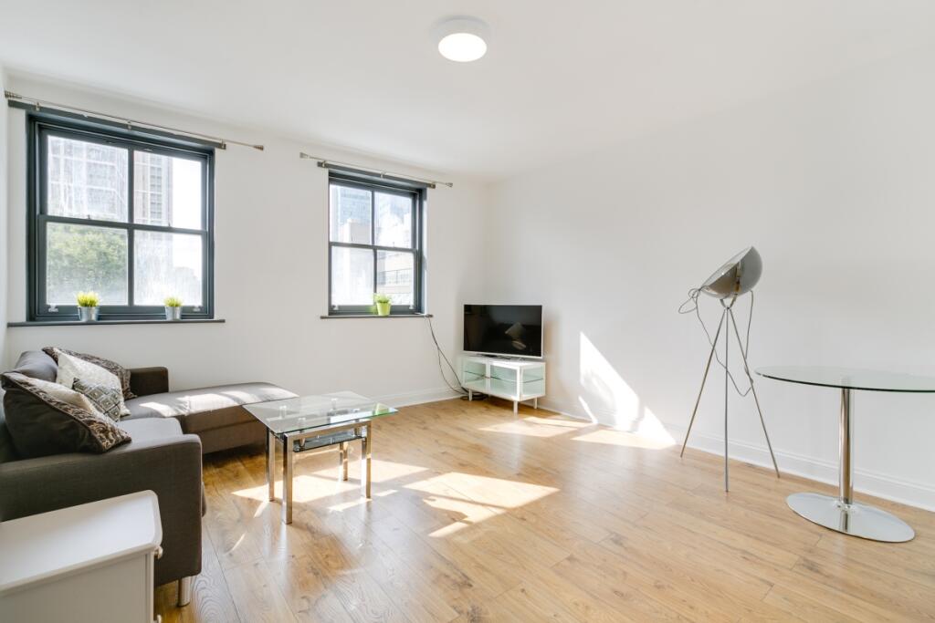 3 bed Apartment for rent in Stepney. From Hamptons Lettings - City