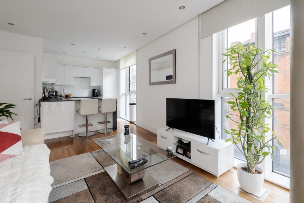1 bed Apartment for rent in Stepney. From Hamptons Lettings - City