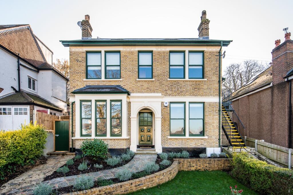 2 bed 1st Floor Flat for rent in Catford. From Hamptons - Dulwich