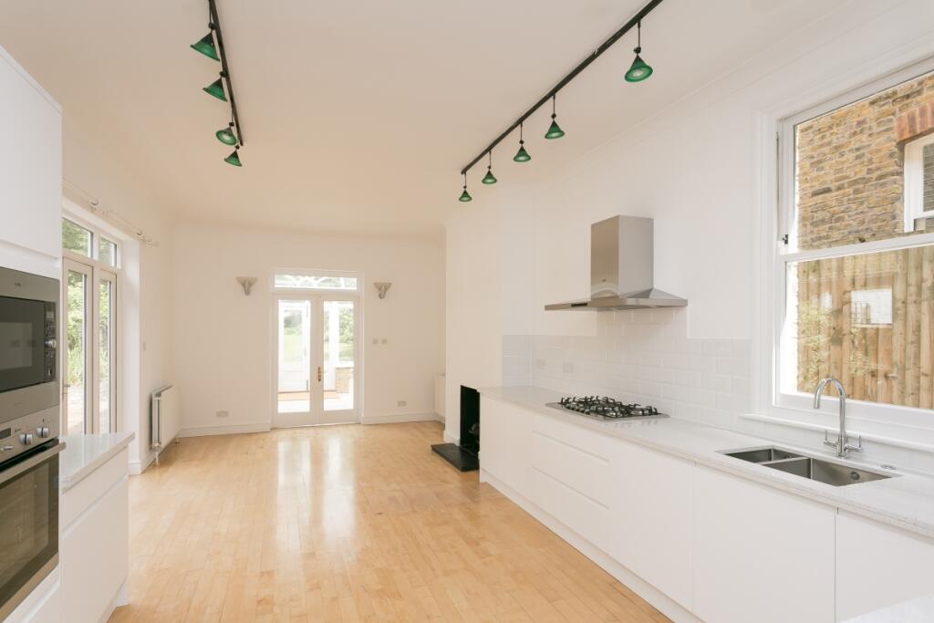 5 bed Detached for rent in Camberwell. From Hamptons - Dulwich 5 bed Detached for rent in Camberwell. From Hamptons - Dulwich