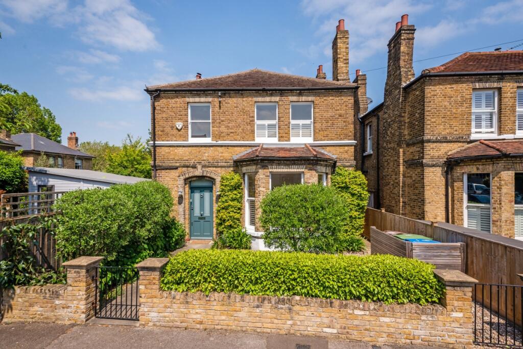 4 bed Detached for rent in Streatham. From Hamptons - Dulwich 4 bed Detached for rent in Streatham. From Hamptons - Dulwich
