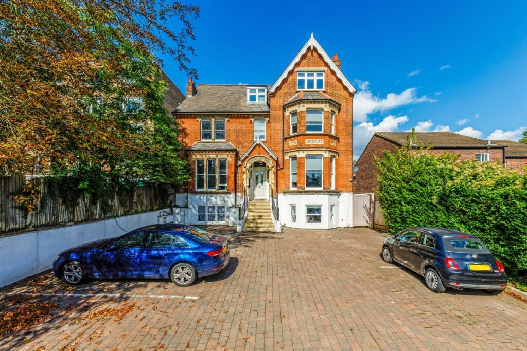 3 bed 1st Floor Flat for rent in Streatham. From Hamptons - Dulwich