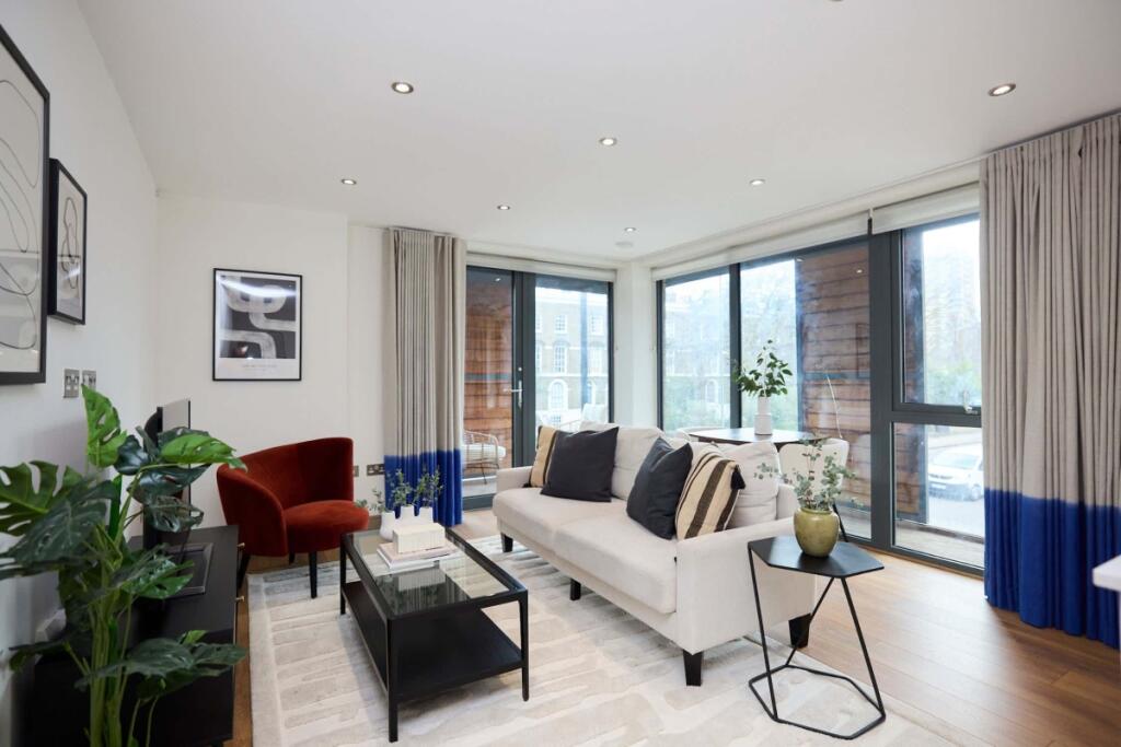 2 bed 1st Floor Flat for rent in London. From Hamptons - Dulwich