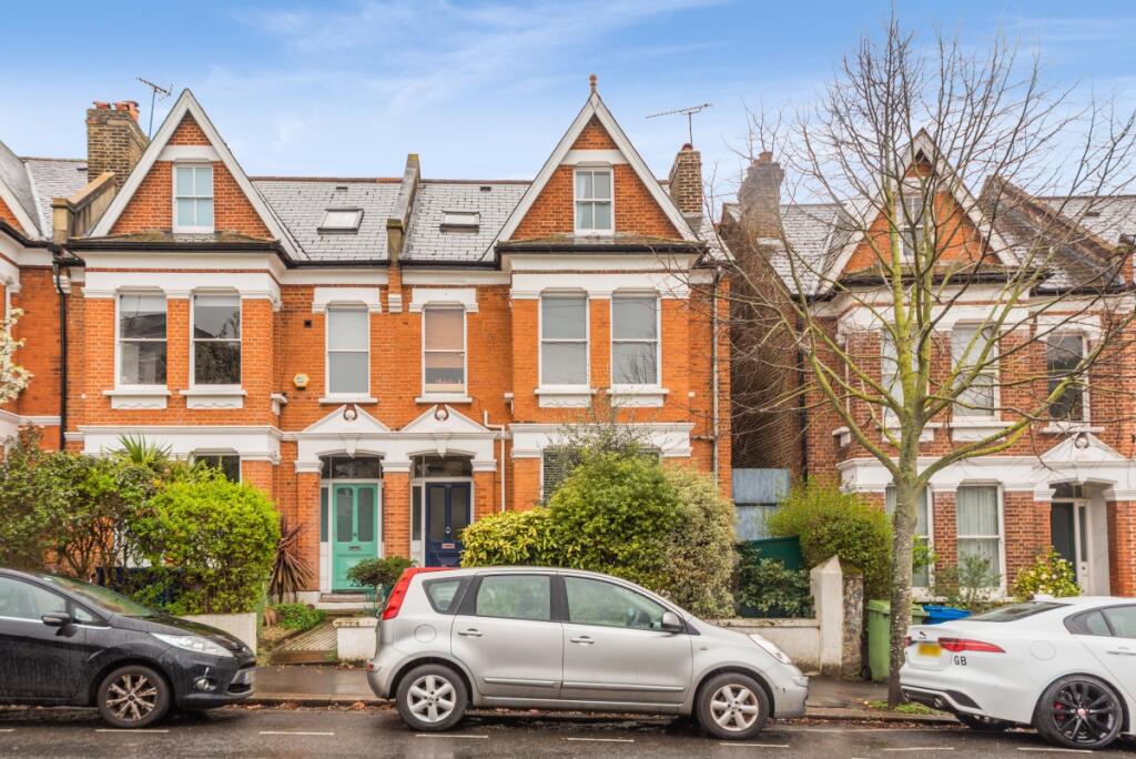 2 bed 1st Floor Flat for rent in Camberwell. From Hamptons - Dulwich