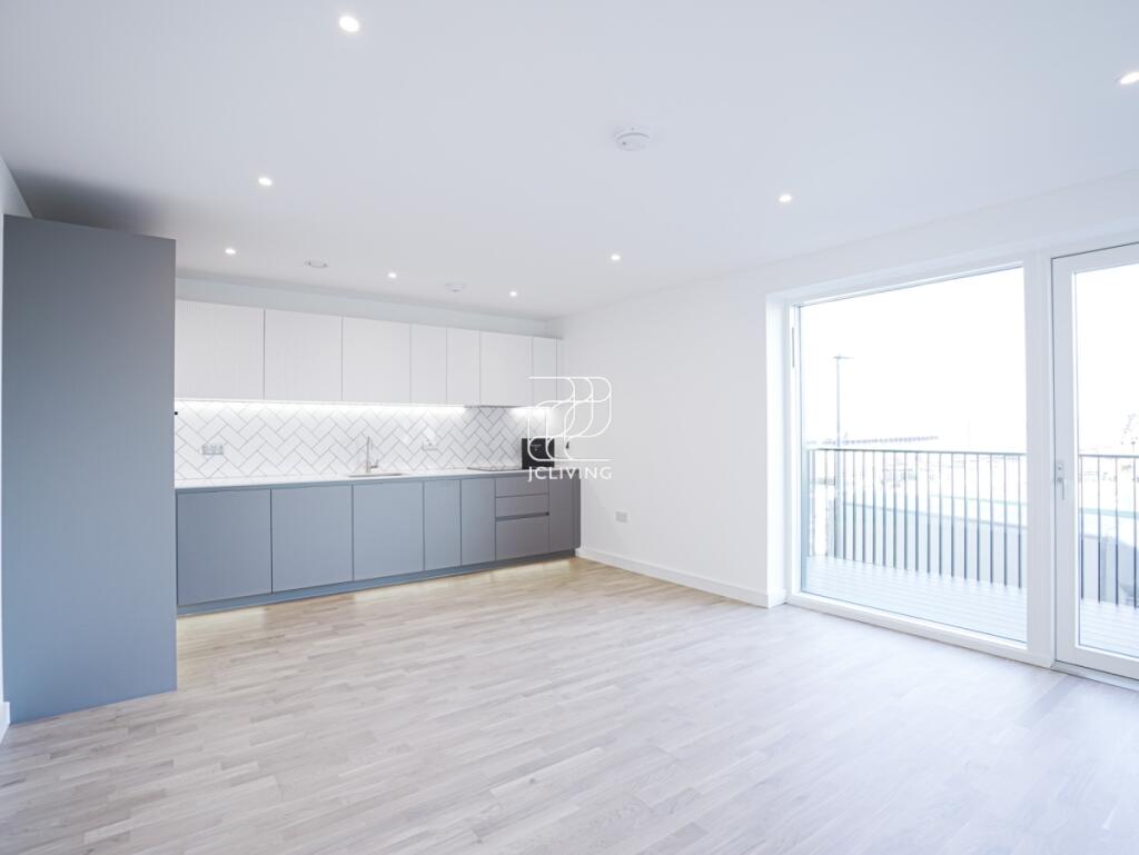 1 bed 1st Floor Flat for rent in Southall. From Hamptons - Ealing