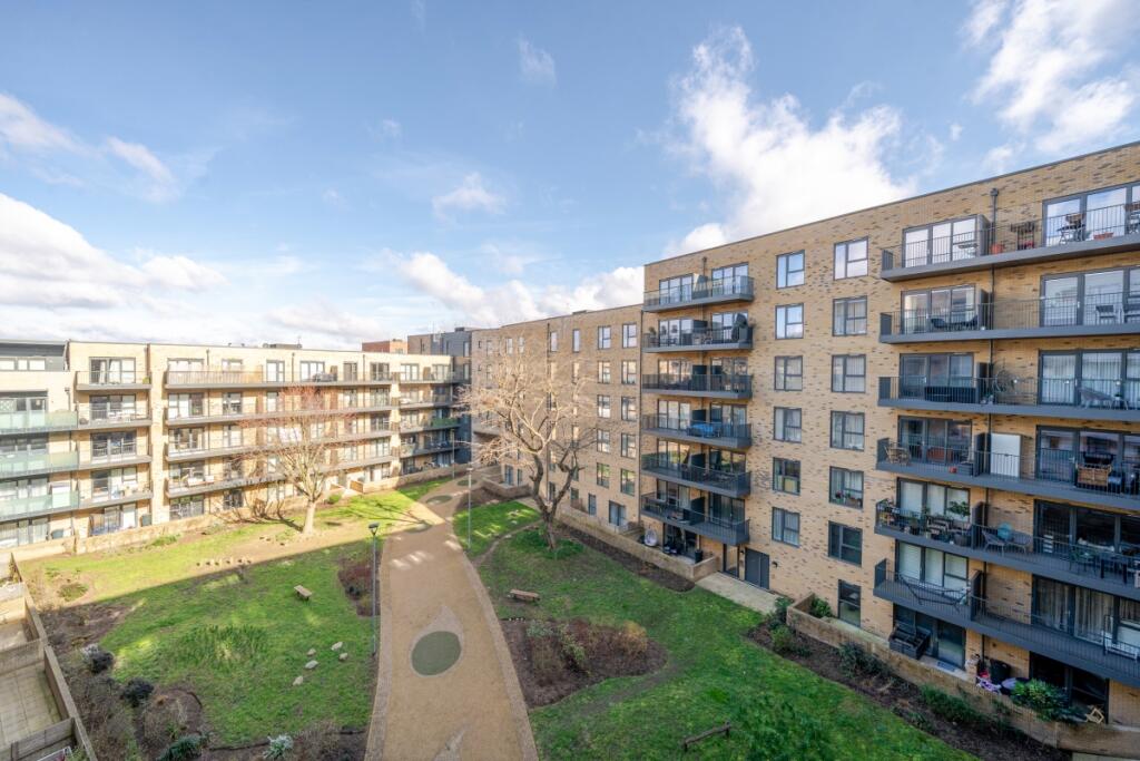1 bed 1st Floor Flat for rent in Greenford. From Hamptons - Ealing