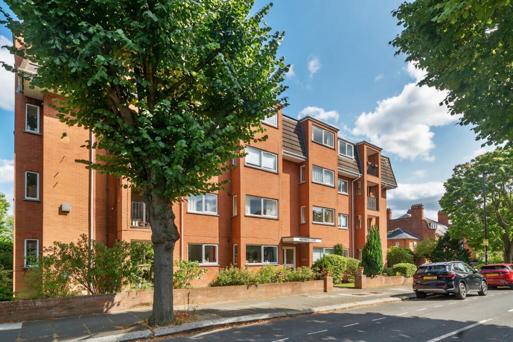 3 bed 1st Floor Flat for rent in Acton. From Hamptons - Ealing 3 bed 1st Floor Flat for rent in Acton. From Hamptons - Ealing