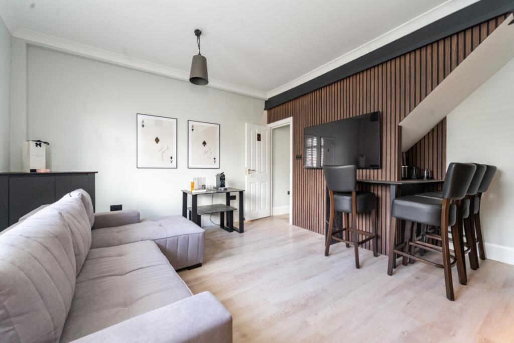 2 bed 1st Floor Flat for rent in Brentford. From Hamptons - Ealing 2 bed 1st Floor Flat for rent in Brentford. From Hamptons - Ealing