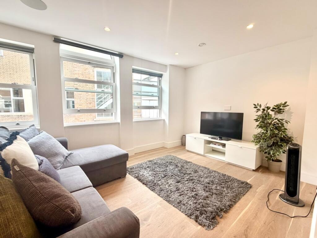1 bed 1st Floor Flat for rent in Acton. From Hamptons - Ealing