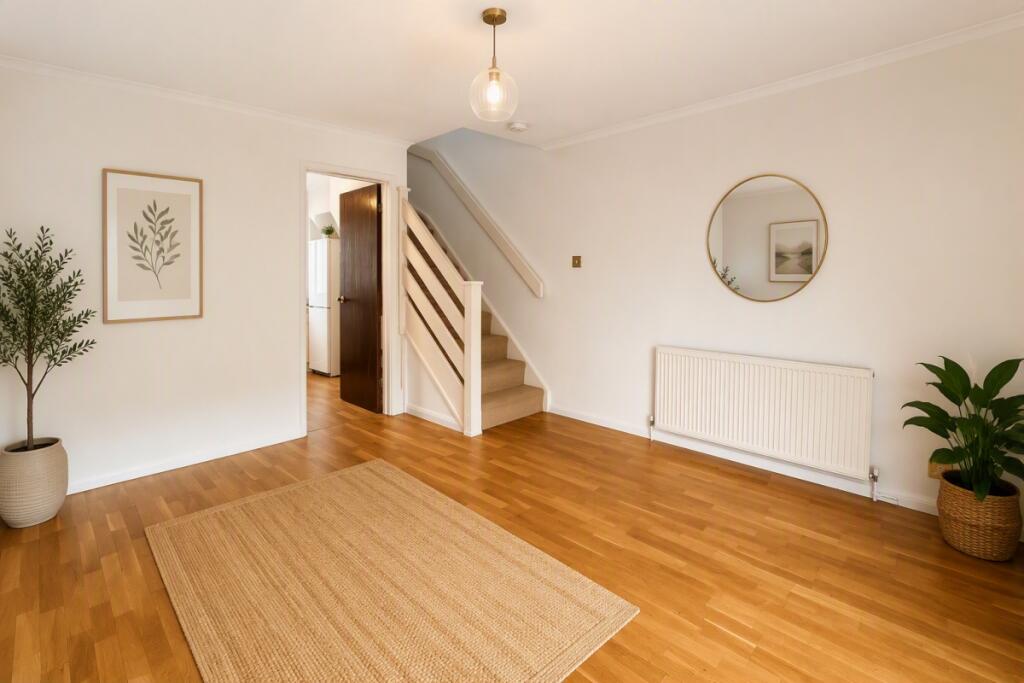1 bed Detached for rent in Brentford. From Hamptons - Ealing