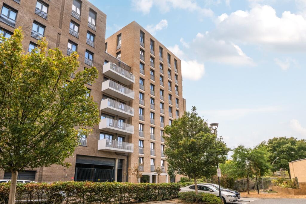 3 bed Apartment for rent in Wembley. From Hamptons - Ealing