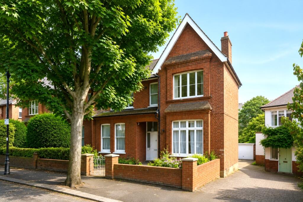 4 bed Semi Detached for rent in Acton. From Hamptons - Ealing 4 bed Semi Detached for rent in Acton. From Hamptons - Ealing