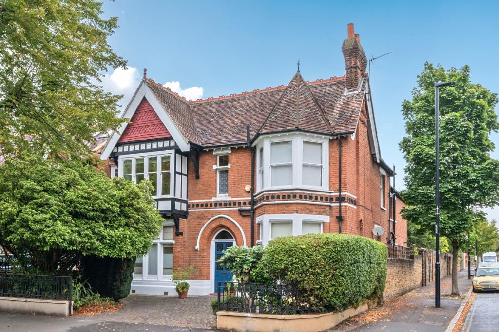 5 bed Detached for rent in Acton. From Hamptons - Ealing 5 bed Detached for rent in Acton. From Hamptons - Ealing
