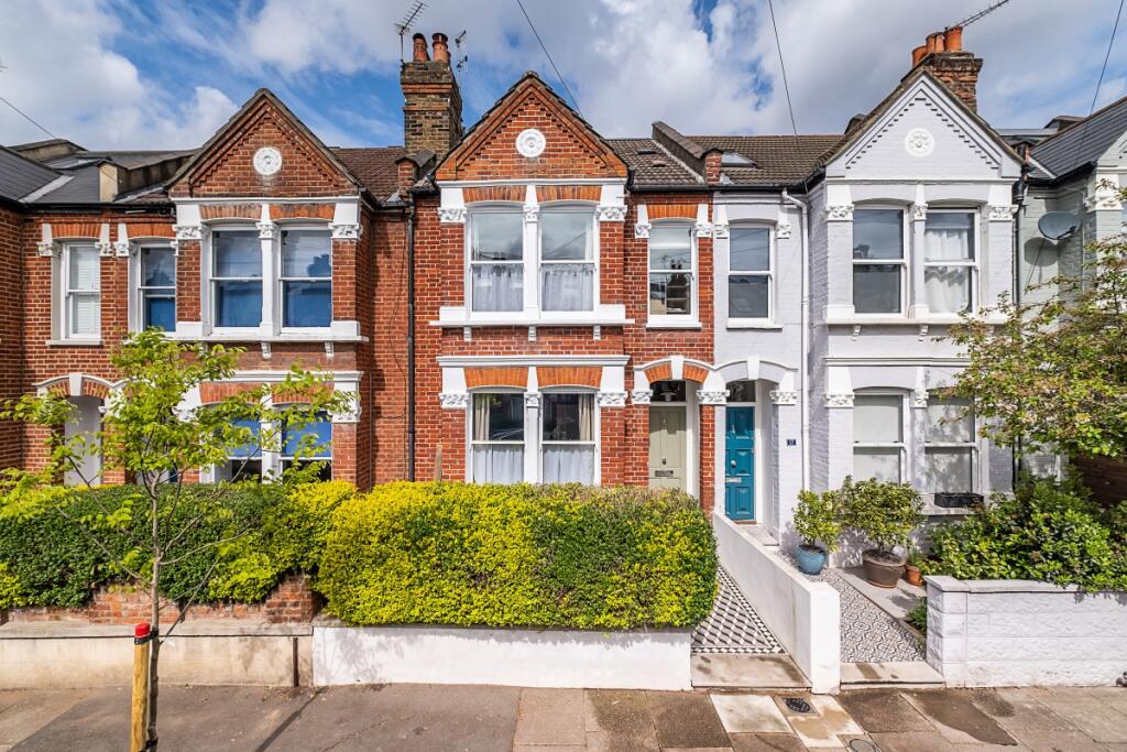4 bed Mid Terraced House for rent in Wimbledon. From Hamptons - Earlsfield & Southfields