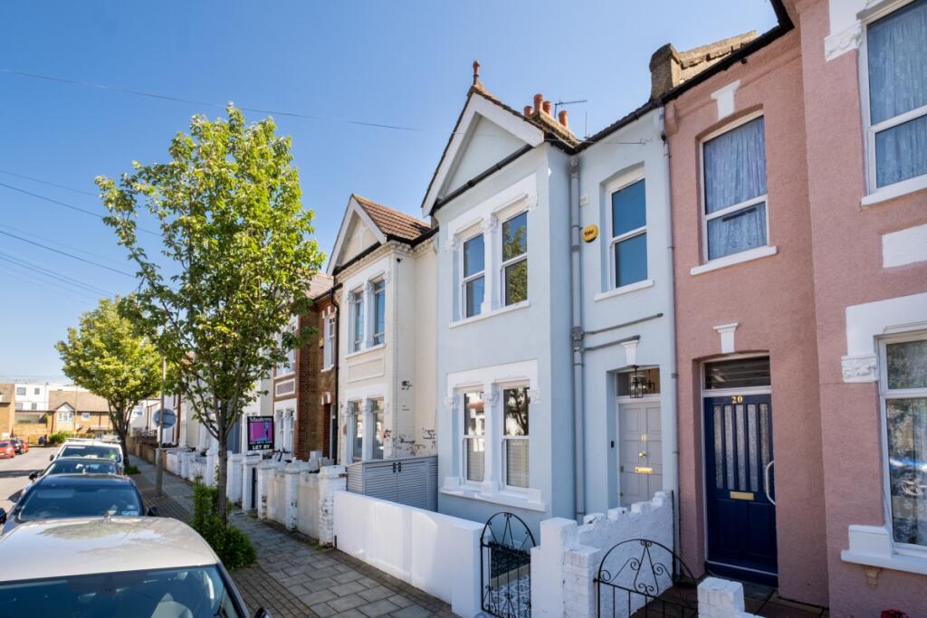4 bed Mid Terraced House for rent in Wandsworth. From Hamptons - Earlsfield & Southfields