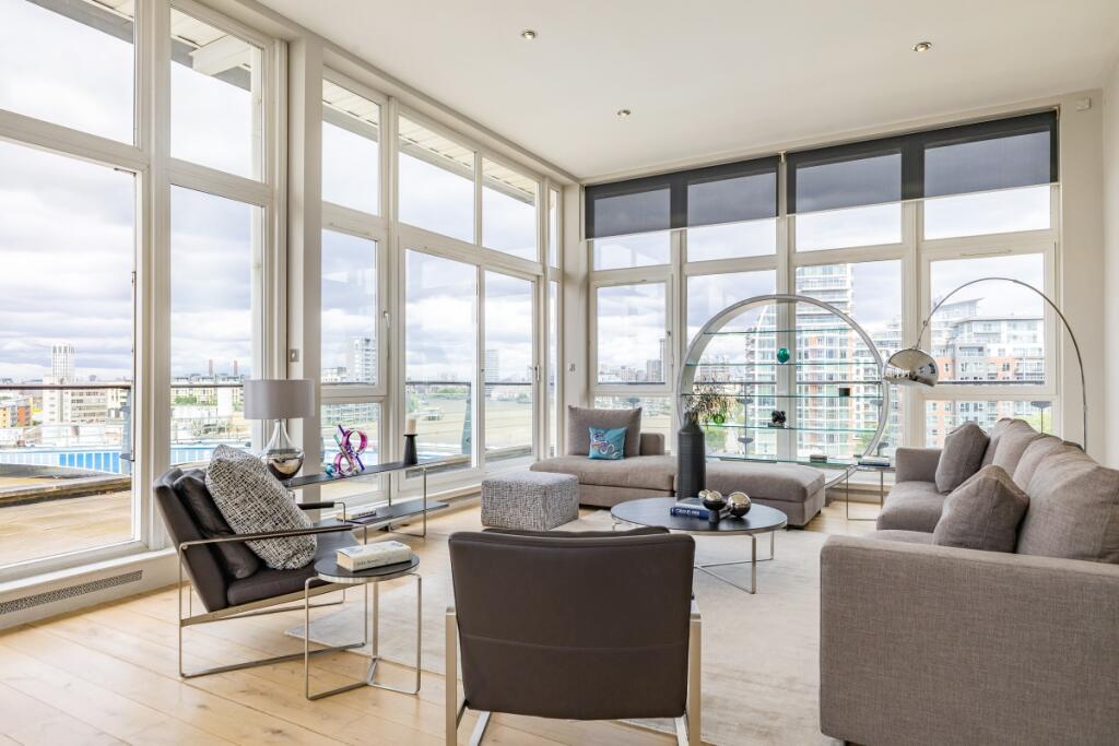 3 bed Penthouse for rent in Wandsworth. From Hamptons - Earlsfield & Southfields