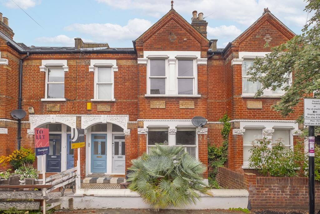 2 bed 1st Floor Flat for rent in Wandsworth. From Hamptons - Earlsfield & Southfields
