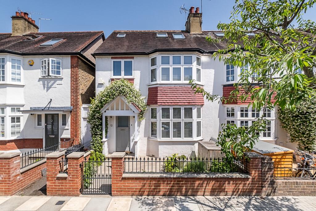 4 bed Semi Detached for rent in Wandsworth. From Hamptons - Earlsfield & Southfields