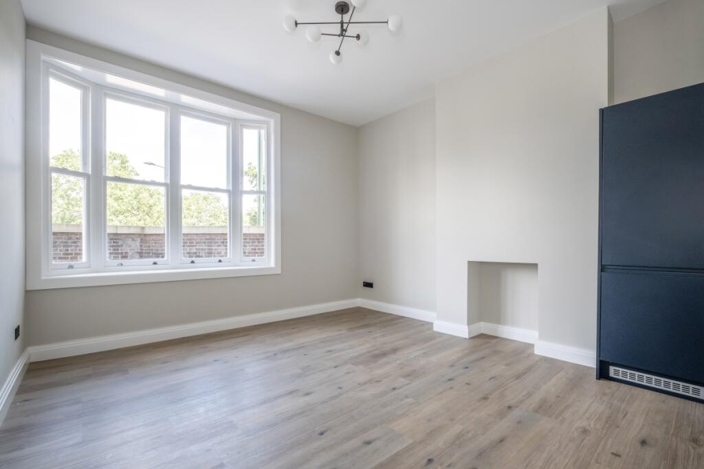 2 bed 1st Floor Flat for rent in Barnes. From Hamptons - East Sheen and Barnes 2 bed 1st Floor Flat for rent in Barnes. From Hamptons - East Sheen and Barnes