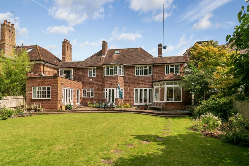 5 bed Detached for rent in Putney. From Hamptons - East Sheen and Barnes 5 bed Detached for rent in Putney. From Hamptons - East Sheen and Barnes