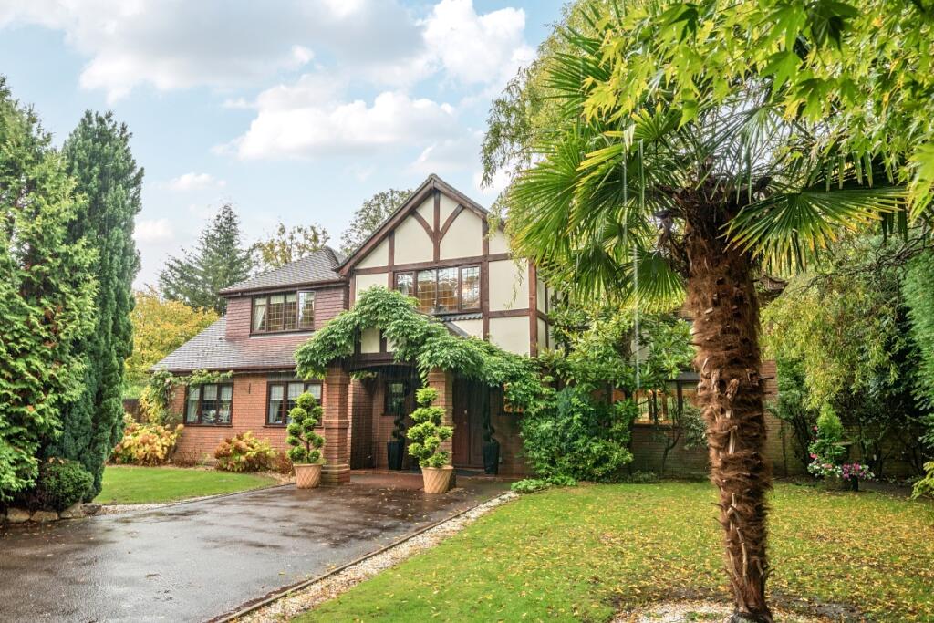 6 bed Detached for rent in Pachesham Park. From Hamptons - New Homes - Surrey New Homes 6 bed Detached for rent in Pachesham Park. From Hamptons - New Homes - Surrey New Homes