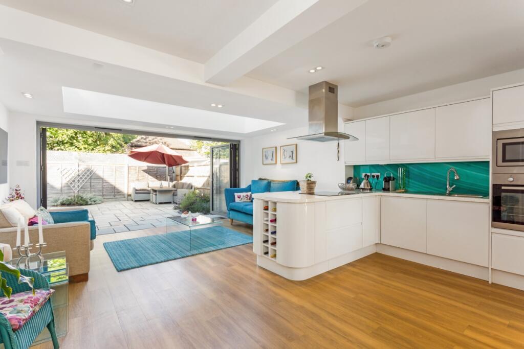 4 bed Semi Detached for rent in Esher. From Hamptons - New Homes - Surrey New Homes 4 bed Semi Detached for rent in Esher. From Hamptons - New Homes - Surrey New Homes