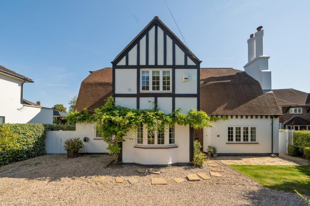 4 bed Detached for rent in Epsom. From Hamptons - New Homes - Surrey New Homes