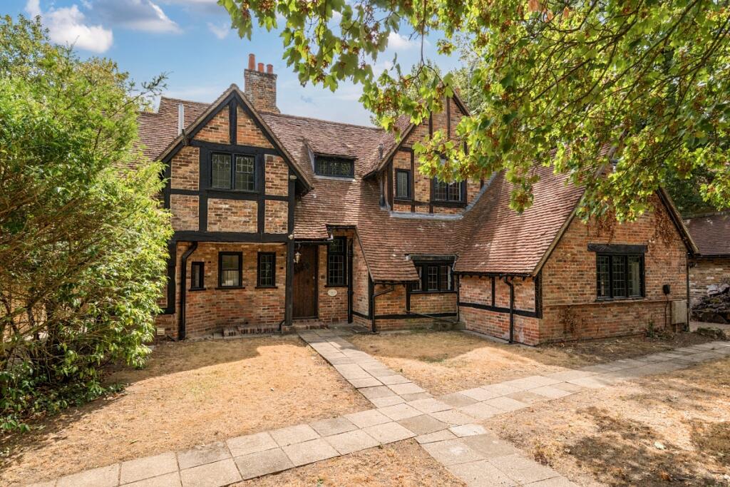 4 bed Detached for rent in Esher. From Hamptons - New Homes - Surrey New Homes 4 bed Detached for rent in Esher. From Hamptons - New Homes - Surrey New Homes
