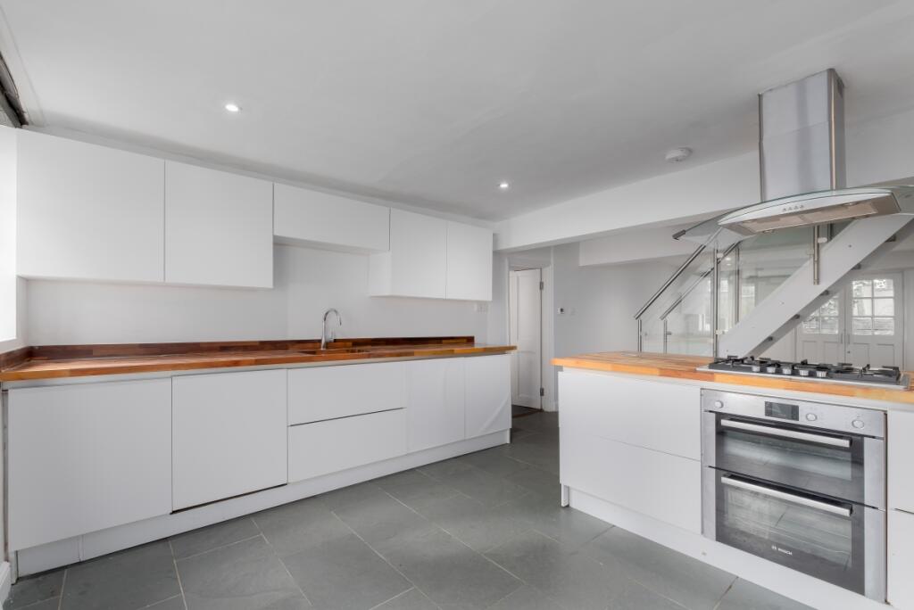 3 bed Semi Detached for rent in Greenwich. From Hamptons - Greenwich 3 bed Semi Detached for rent in Greenwich. From Hamptons - Greenwich