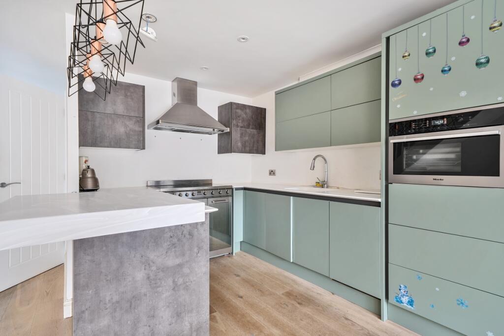 4 bed Apartment for rent in Deptford. From Hamptons - Greenwich