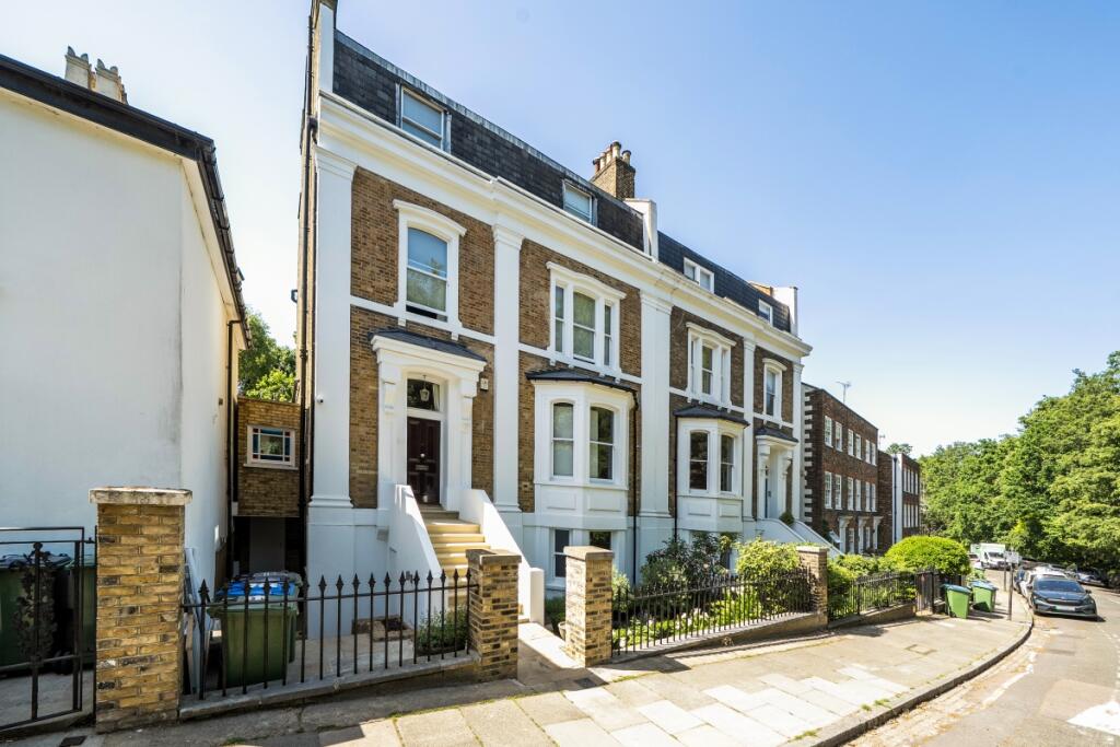 1 bed 1st Floor Flat for rent in Greenwich. From Hamptons - Greenwich
