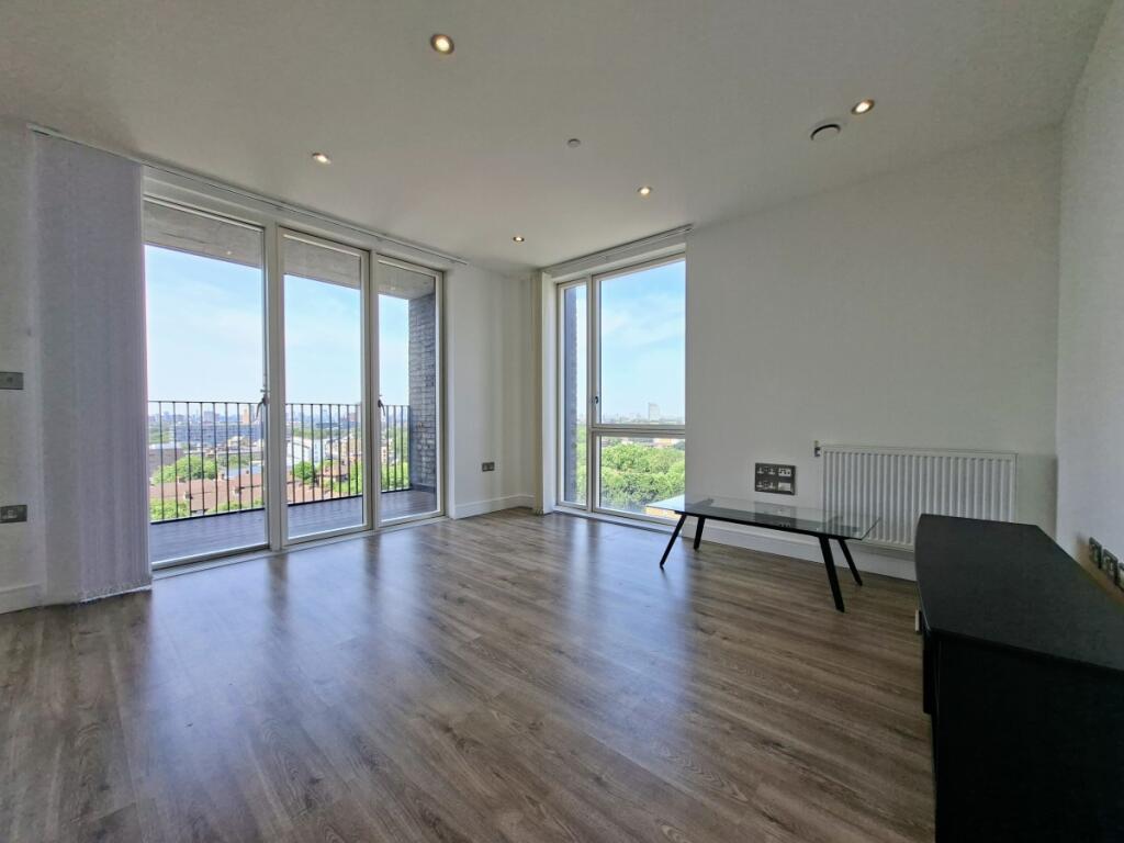 3 bed Apartment for rent in Deptford. From Hamptons - Greenwich