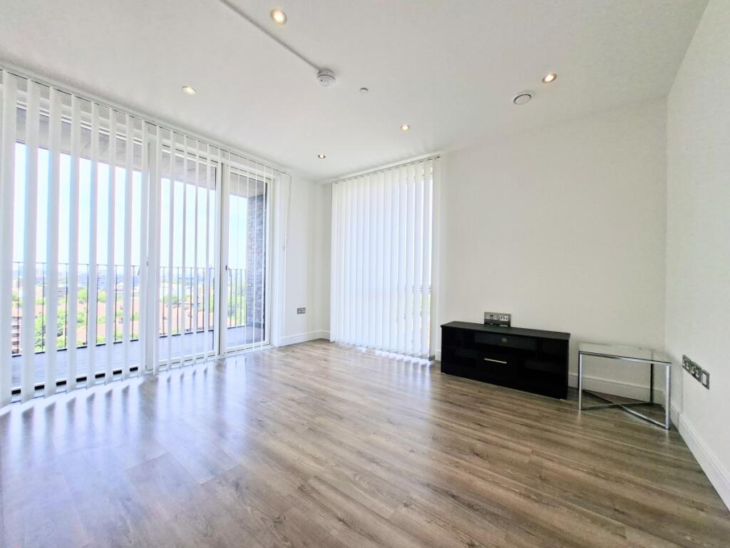 3 bed Apartment for rent in Deptford. From Hamptons - Greenwich