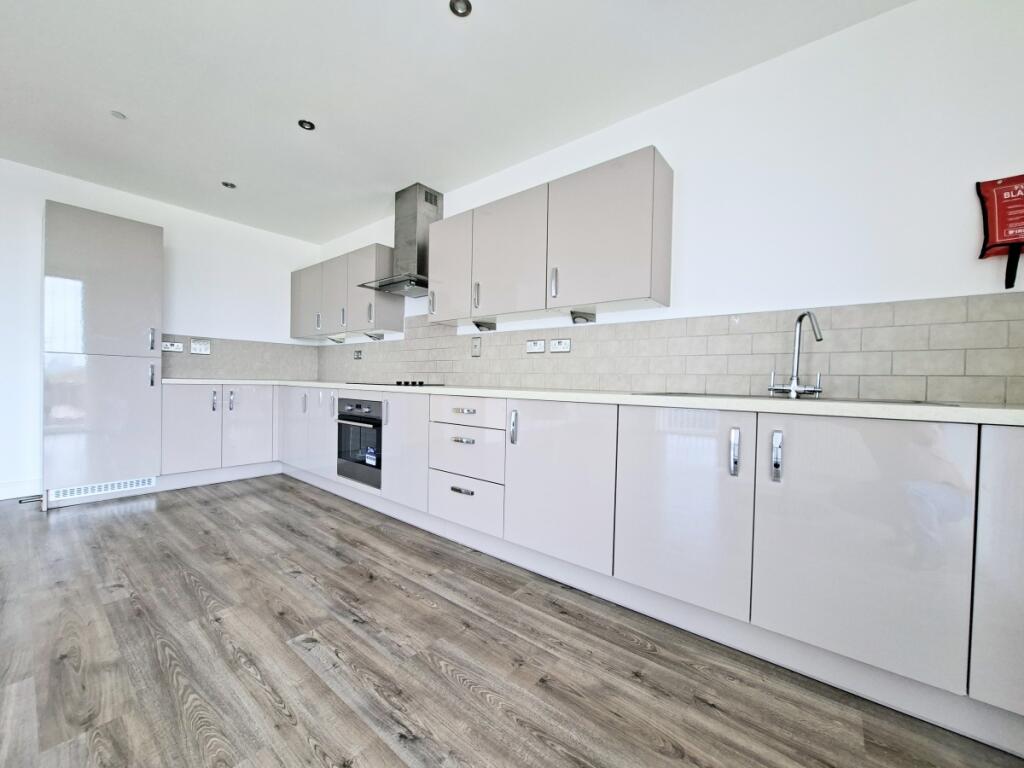 3 bed Apartment for rent in Deptford. From Hamptons - Greenwich