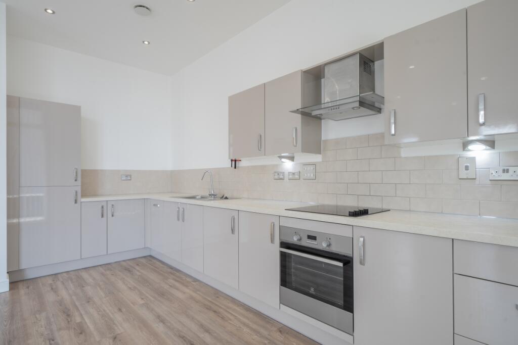 3 bed Apartment for rent in Deptford. From Hamptons - Greenwich