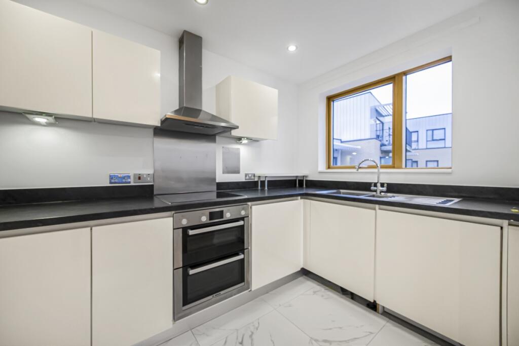 2 bed 1st Floor Flat for rent in Greenwich. From Hamptons - Greenwich