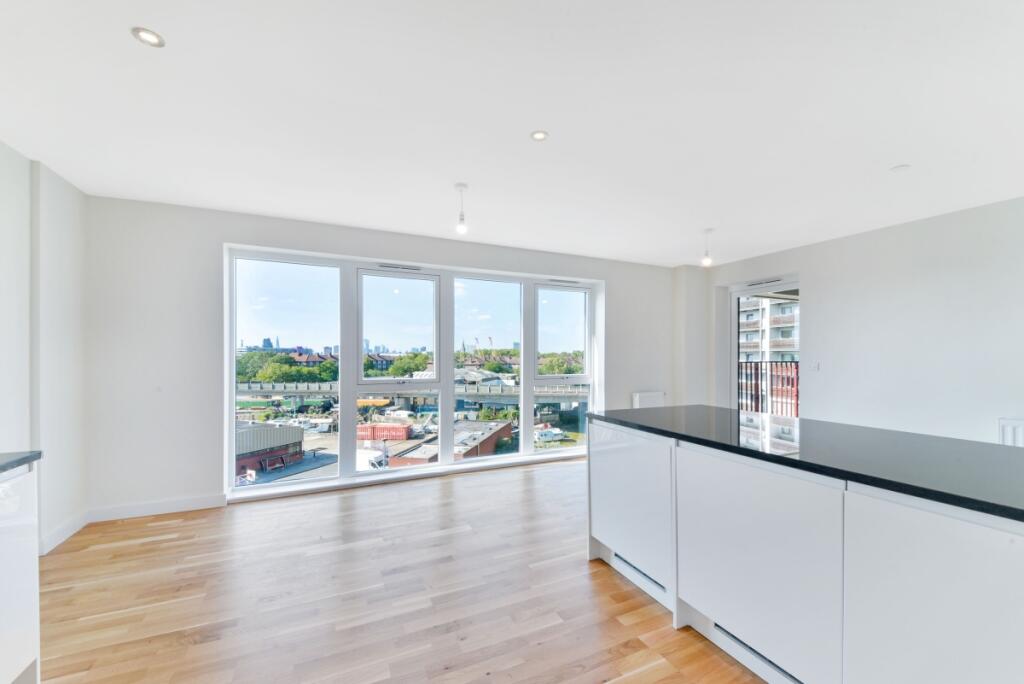 1 bed 1st Floor Flat for rent in Greenwich. From Hamptons - Greenwich