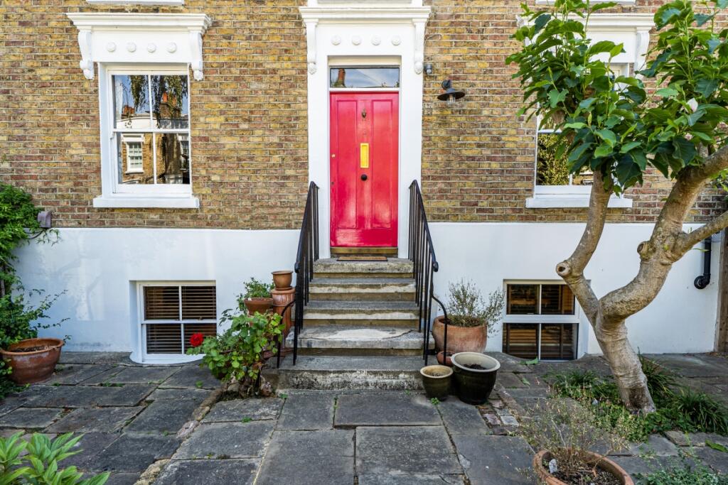 4 bed Mid Terraced House for rent in Greenwich. From Hamptons - Greenwich 4 bed Mid Terraced House for rent in Greenwich. From Hamptons - Greenwich