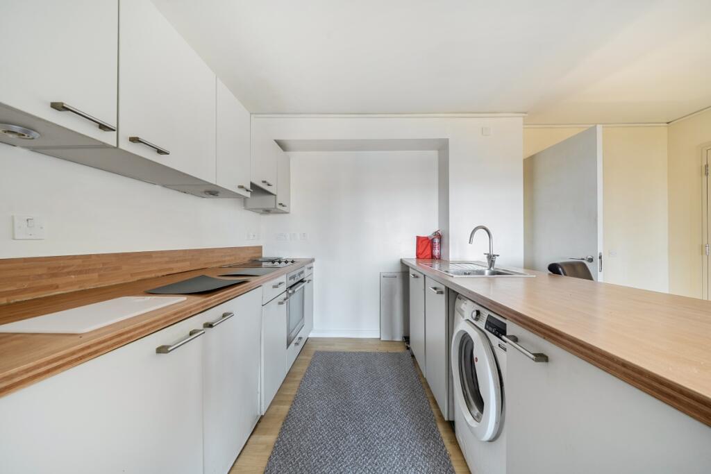 2 bed 1st Floor Flat for rent in Greenwich. From Hamptons - Greenwich
