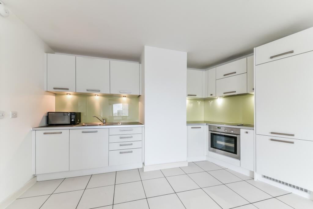 2 bed 1st Floor Flat for rent in London. From Hamptons - Greenwich