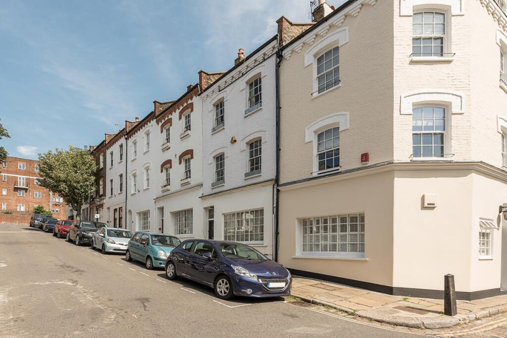 4 bed Mid Terraced House for rent in Hampstead. From Hamptons - Hampstead