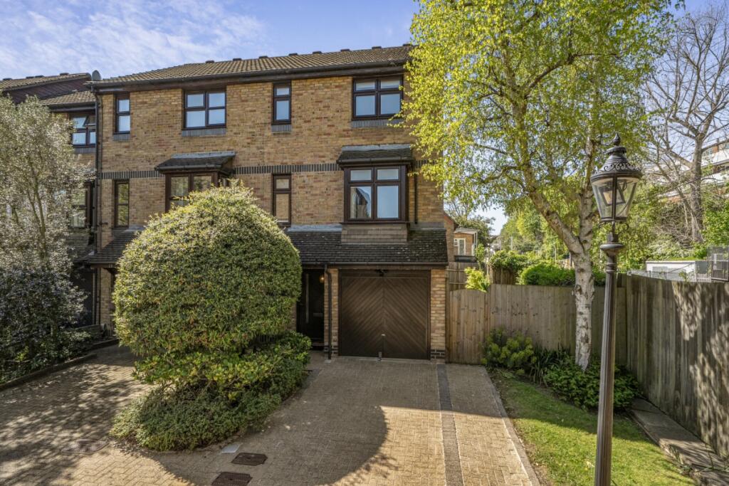 4 bed End of Terrace for rent in Hampstead. From Hamptons - Hampstead