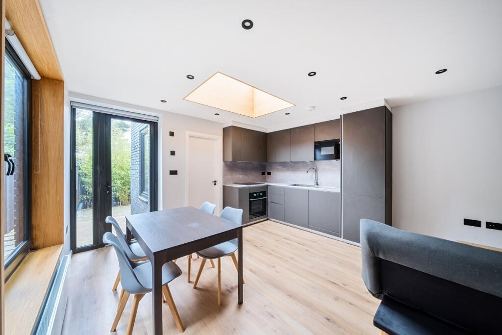 2 bed 1st Floor Flat for rent in Hendon. From Hamptons - Hampstead