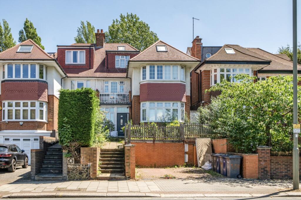 4 bed 1st Floor Flat for rent in Hampstead. From Hamptons - Hampstead