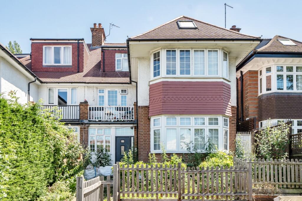4 bed 1st Floor Flat for rent in Hampstead. From Hamptons - Hampstead 4 bed 1st Floor Flat for rent in Hampstead. From Hamptons - Hampstead