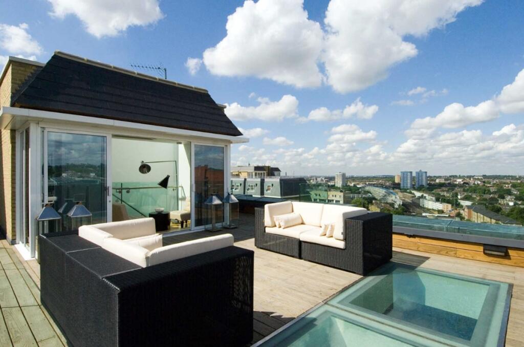 3 bed 1st Floor Flat for rent in Hampstead. From Hamptons - Hampstead
