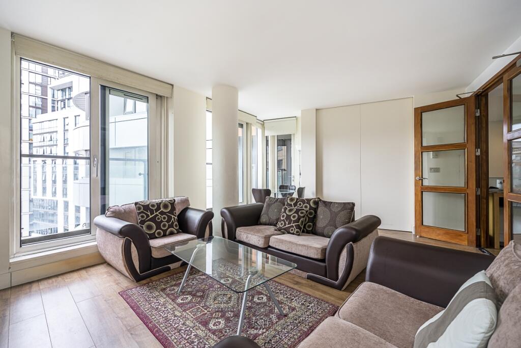 3 bed Flat for rent in Paddington. From Hamptons International Sales - Hyde Park