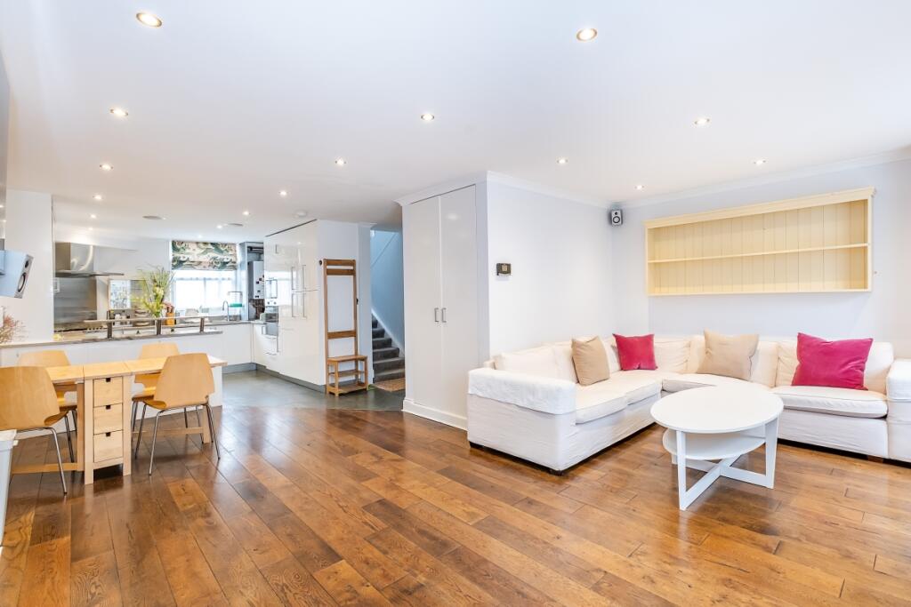 2 bed Apartment for rent in Westminster. From Hamptons International Sales - Hyde Park