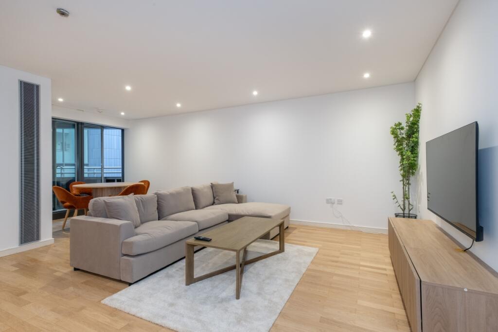 3 bed Apartment for rent in Paddington. From Hamptons International Sales - Hyde Park