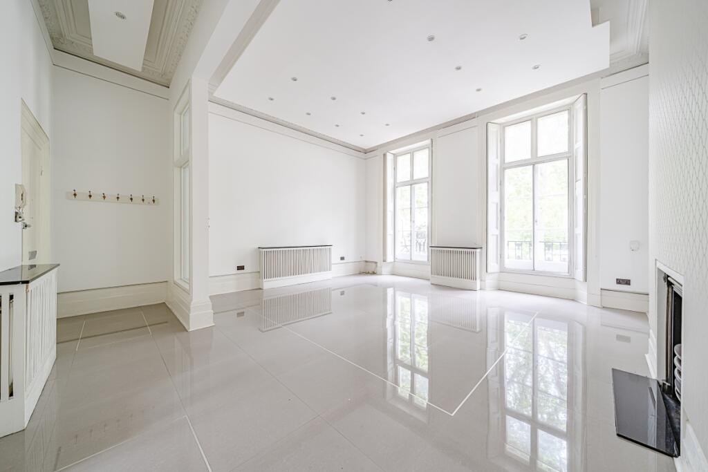 4 bed Apartment for rent in Paddington. From Hamptons International Sales - Hyde Park
